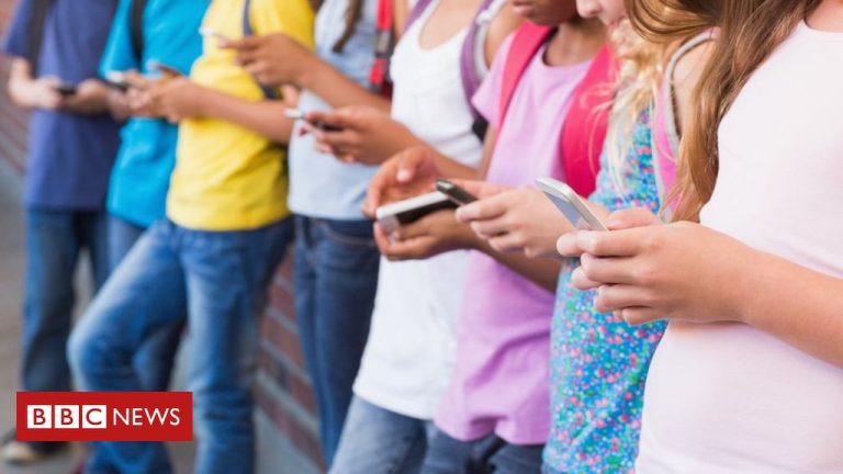 Half of UK 10-year-olds own a smartphone