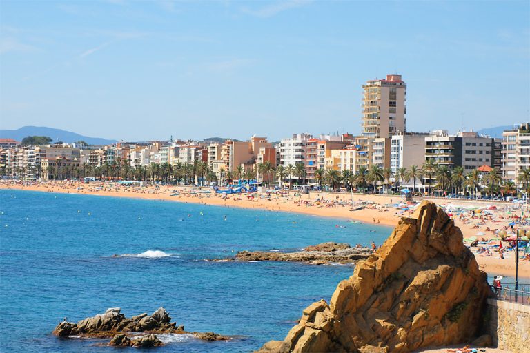 Explore the Costa Brava | Traveldudes.org