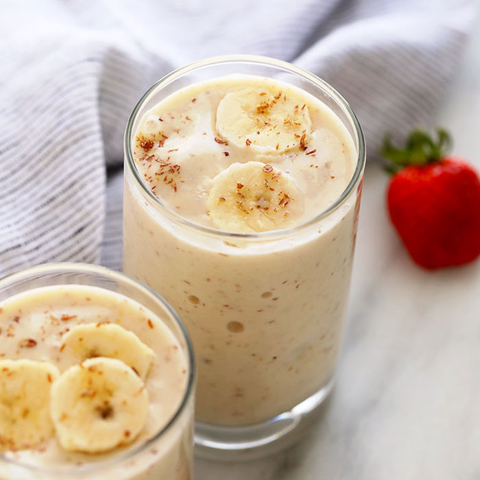 Healthy Banana Smoothie (11g of protein!)