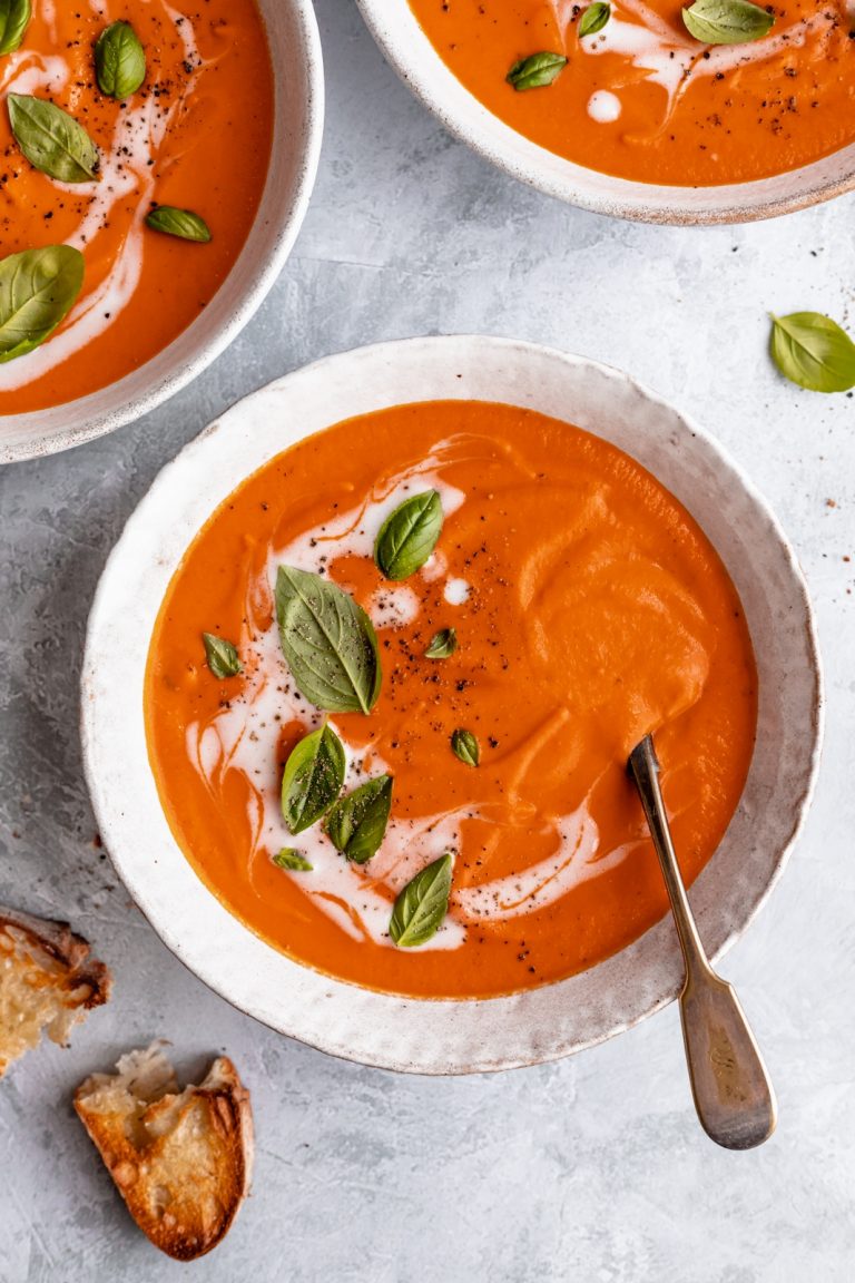 Easy Creamy Vegan Tomato Soup