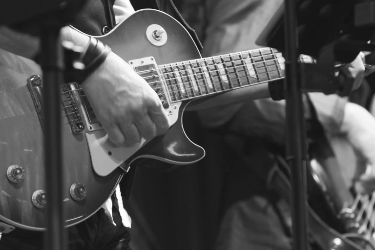 5 Progressions Blues Guitar Players MUST Know – TrueFire Blog