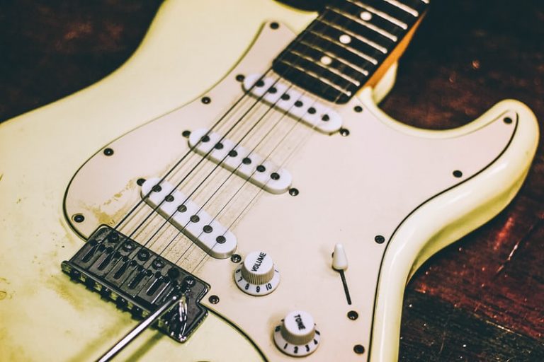 10 Best Guitars You Can Buy on Reverb Right Now – TrueFire Blog