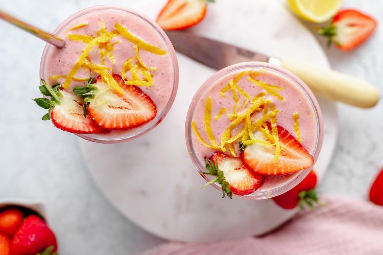 Strawberry Lemonade Smoothie | Ambitious Kitchen