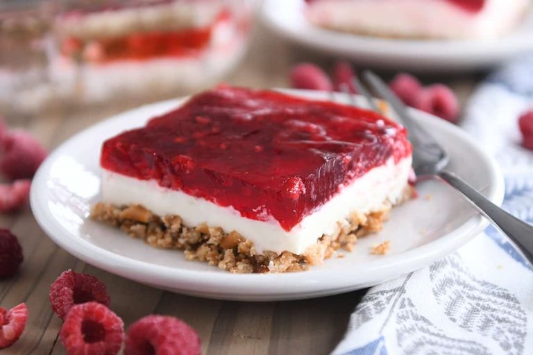 Raspberry Pretzel Jello – Mel’s Kitchen Cafe