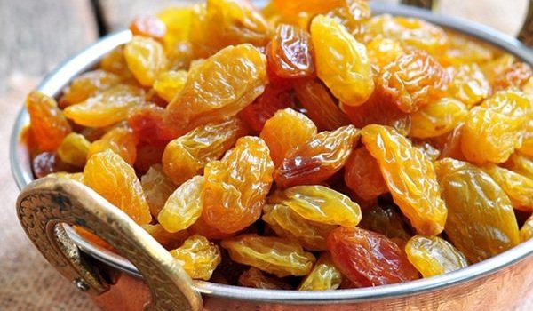 16 Benefits Of Raisins (Kishmish) When Consumed Daily