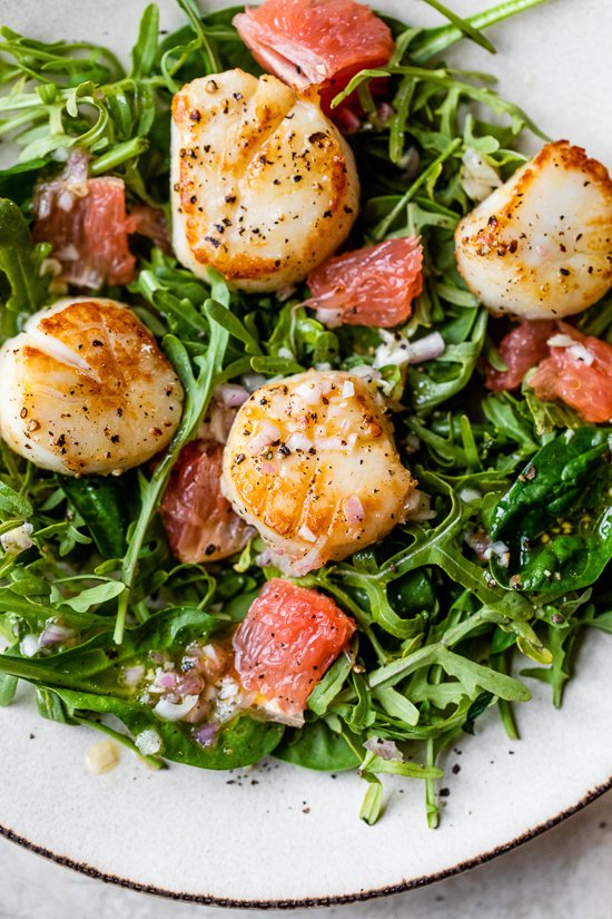 Seared Scallop Salad with Grapefruit, Arugula and Spinach