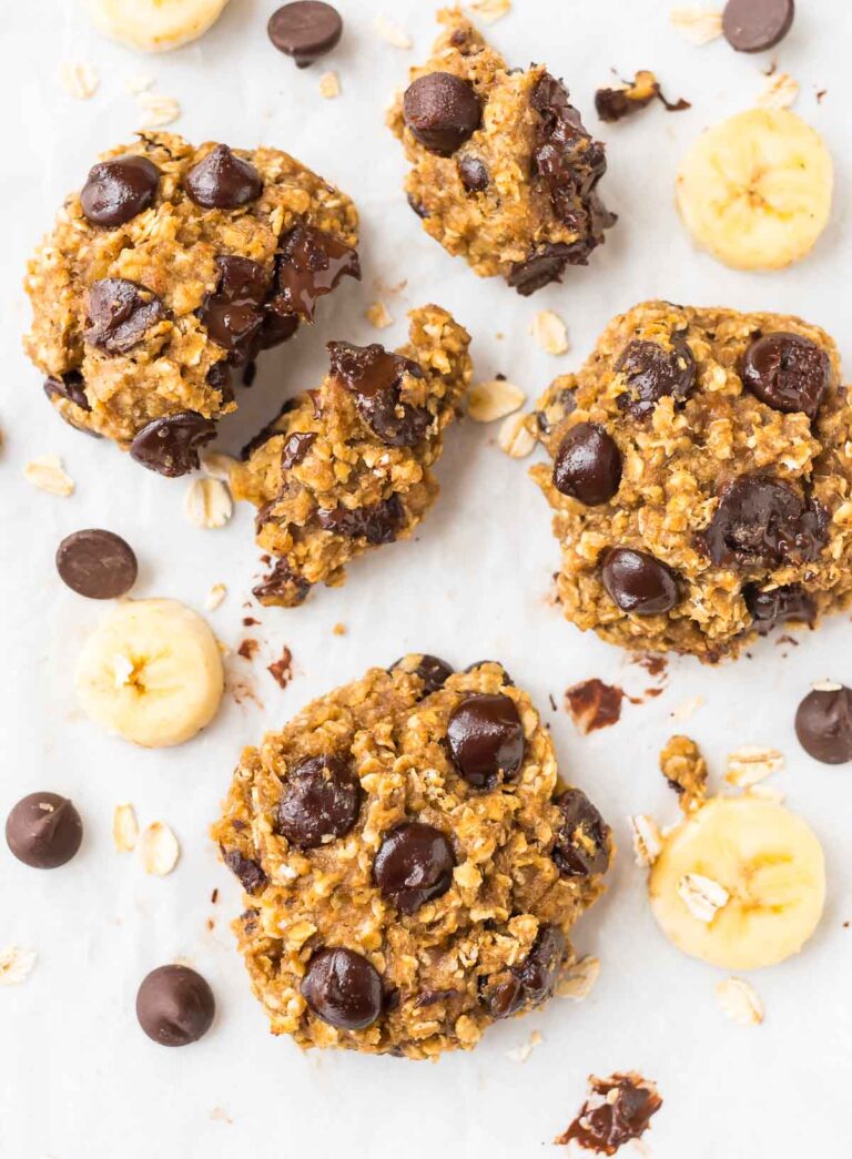 Banana Oatmeal Cookies with Chocolate {Wholesome} – WellPlated.com