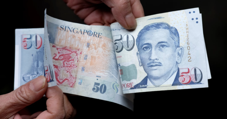 About 1.5M S’poreans to receive up to S$300 cash in August