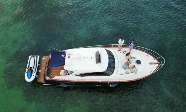 The Top 5 Destinations in Florida for Luxury Yacht Charters 