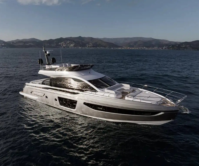 Azimut S7: Clean, Sleek and Eco-Sporty