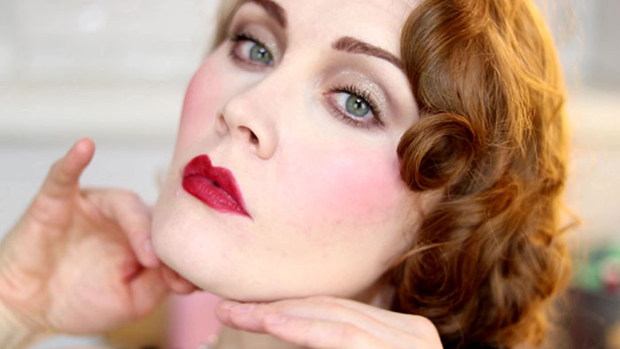 An Easy 1920s Makeup Look Tutorial For Flappers